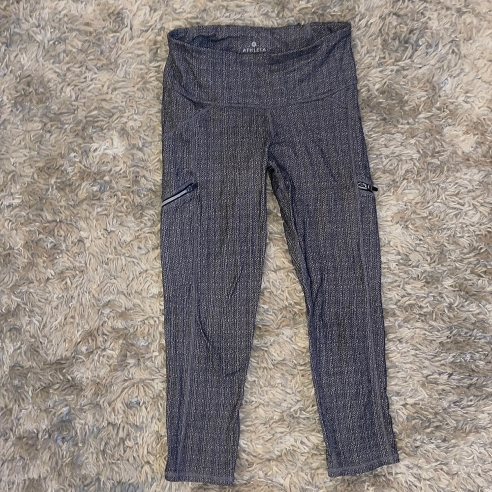 Athleta Heathered Gray and Black Capris